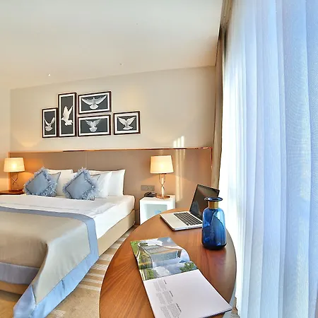 Lionel Otel