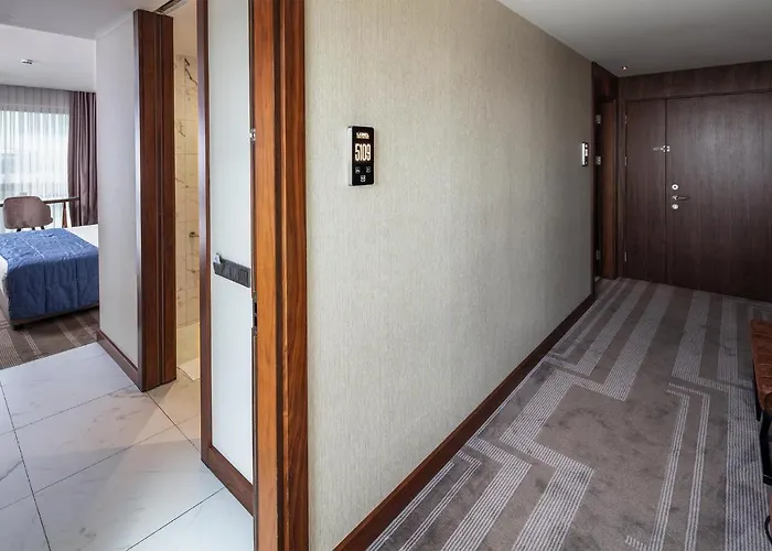 Отель Lionel 5*