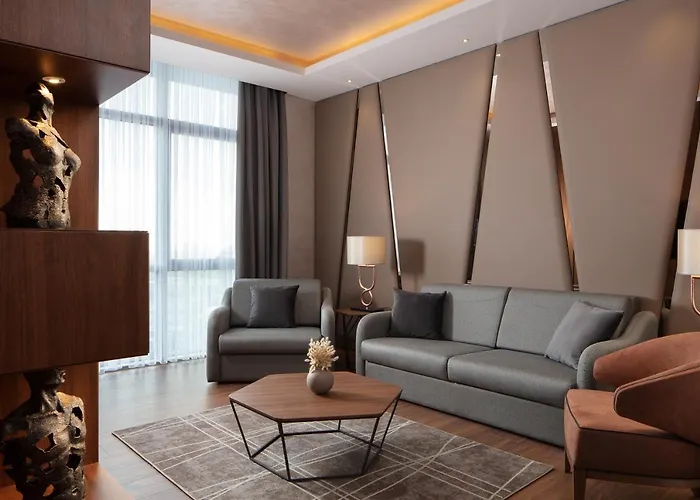 Отель Lionel 5*